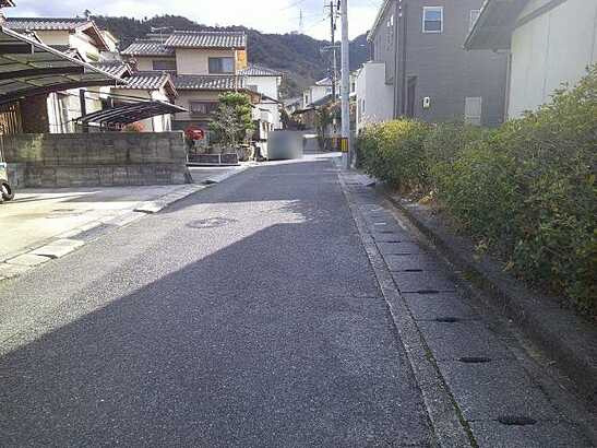 【前面道路含む現地写真】