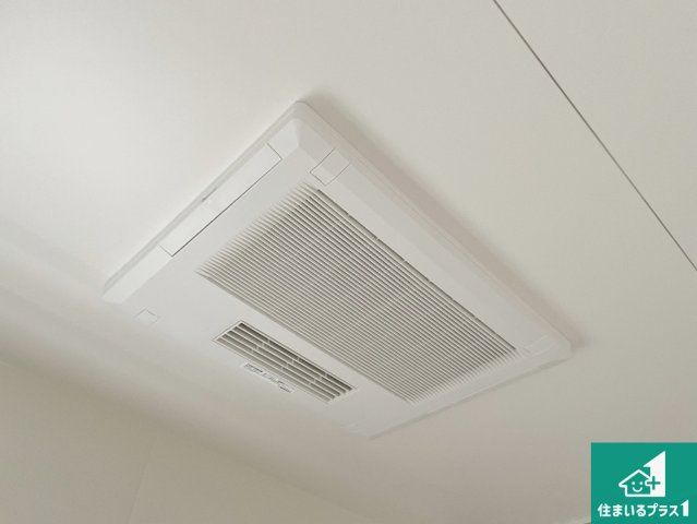 尼崎市南武庫之荘　新築一戸建ての冷暖房・空調設備|四季を通して快適なバスライフをお手伝いする浴室暖房乾燥機！浴室の乾燥・暖房・涼風・換気はもちろん、２４時間換気にも対応！