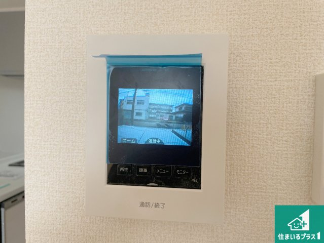 尼崎市南武庫之荘　新築一戸建ての防犯設備|カラーモニターインターホン！声だけでなく来訪者の姿や顔がモニターで確認できるので、小さなお子様がいらっしゃるご家庭でも安心できます！