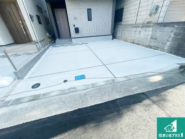 尼崎市南武庫之荘　新築一戸建ての駐車場|駐車スペース！散水栓があるので、こまめに愛車を洗えます！