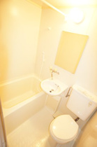 日々の疲れを癒すお風呂付です