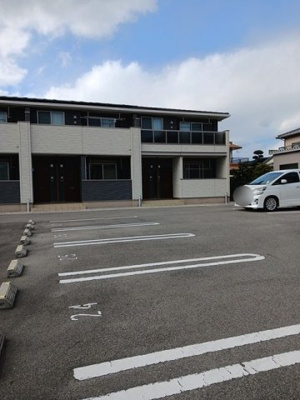 【駐車場】 | シャンティ　Ⅱ | 駐車場があるので、車を買う予定の方も安心です