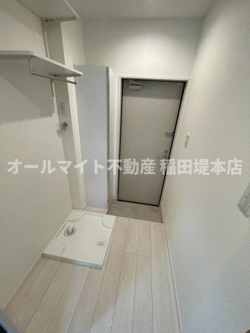 川崎市多摩区長尾５丁目のアパートの玄関