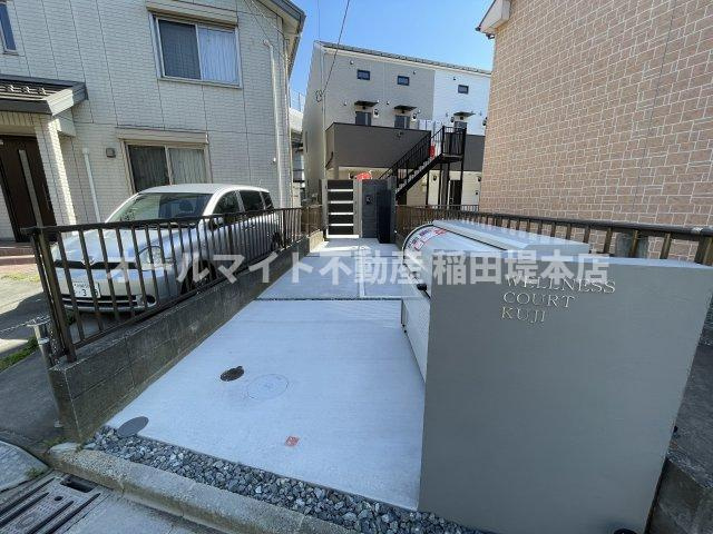 川崎市多摩区長尾５丁目のアパートのエントランス