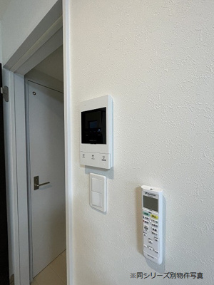 【玄関】 | Cherim竹下WEST | 下駄箱もしっかりついてます！