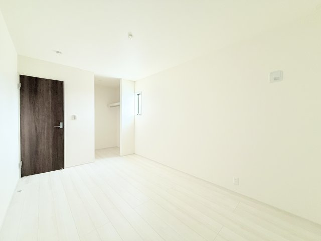 中央区寺脇町3期　全1棟の洋室|約6.25帖洋室！ウォークインクローゼット付き！主寝室にオススメです！
