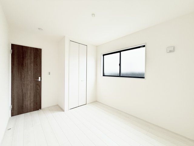 中央区寺脇町3期　全1棟の洋室|北側ですが採光がしっかり確保されているため、明るいお部屋となっています。
