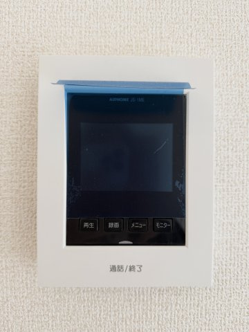 中央区寺脇町3期　全1棟の防犯設備|大きなモニターで来客の顔が良く見えます。