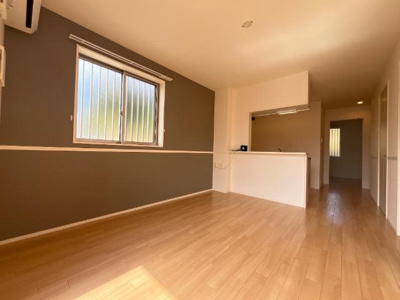 【内装】 | メゾン東二島 | 室内