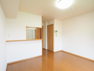 【居間・リビング】 | プラスパーⅡ | 【簡単オンライン契約】来店不要でオンライン申込み＆契約可能♪