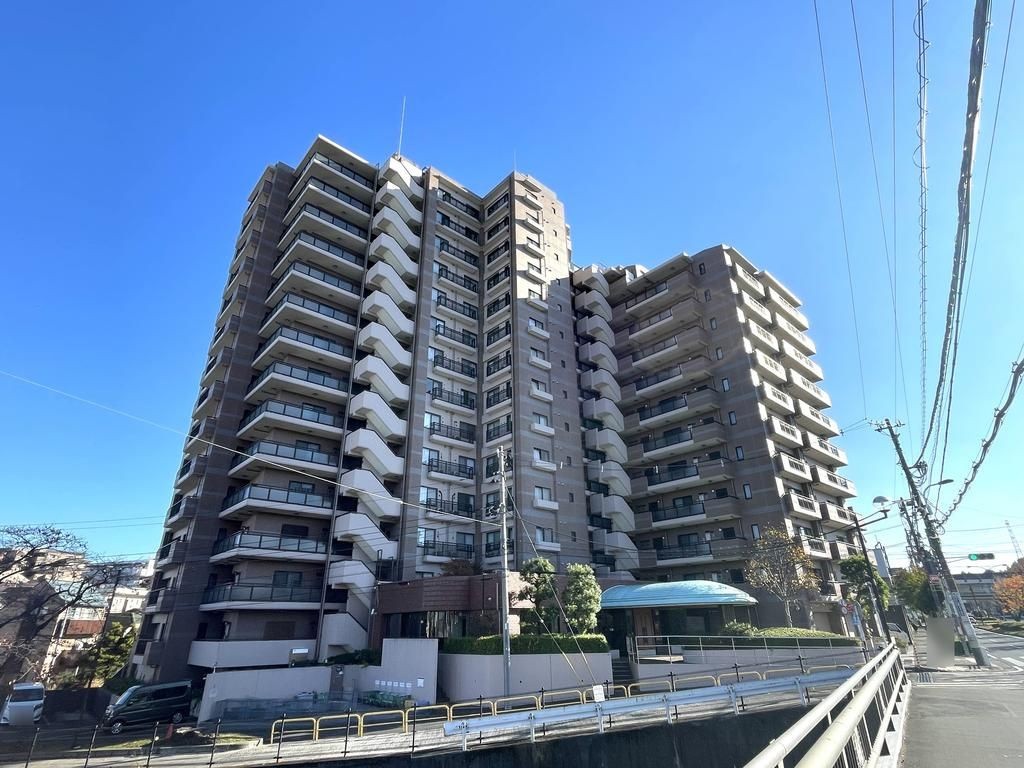 多摩市永山１丁目の中古マンションの外観