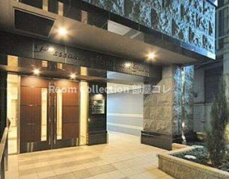 プレサンス丸の内城雅のエントランス