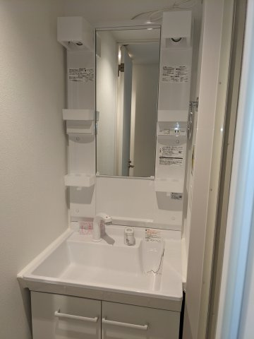 グルーブ新神戸Ariaの洗面所|モデル住戸（204）の室内写真になります