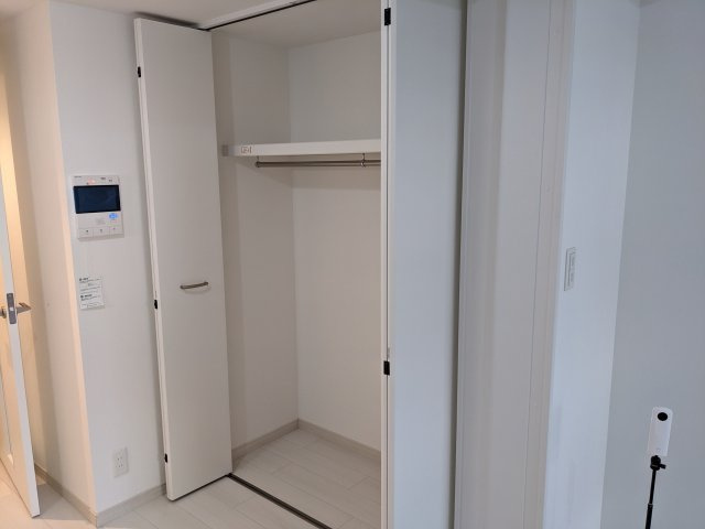 グルーブ新神戸Ariaの収納|モデル住戸（204）の室内写真になります