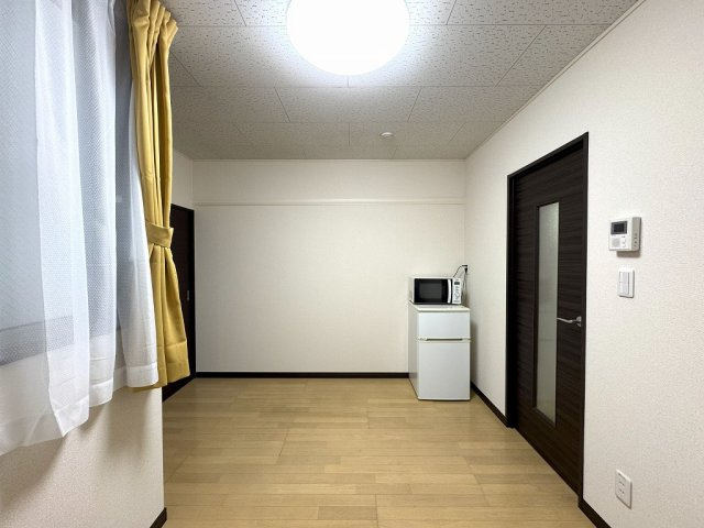 レオネクストコンシャス　ロックの居間・リビング|１Ｆはフローリング仕様・２Ｆは絨毯仕様になります