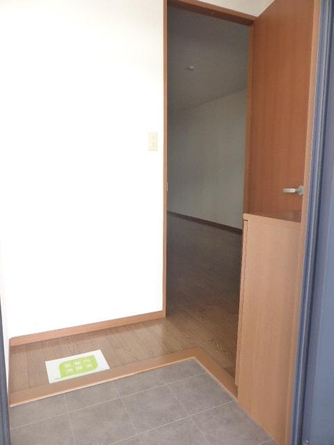 ソレジオ伊賀　Bの玄関