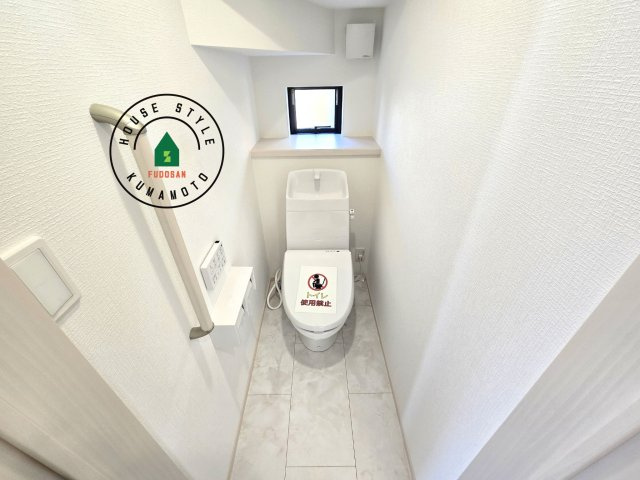 熊本市北区兎谷1丁目第1-1棟（1号棟）のトイレ|温水洗浄便座を完備しております。2ヶ所にトイレがあるのは朝の慌ただしい時間も安心です。