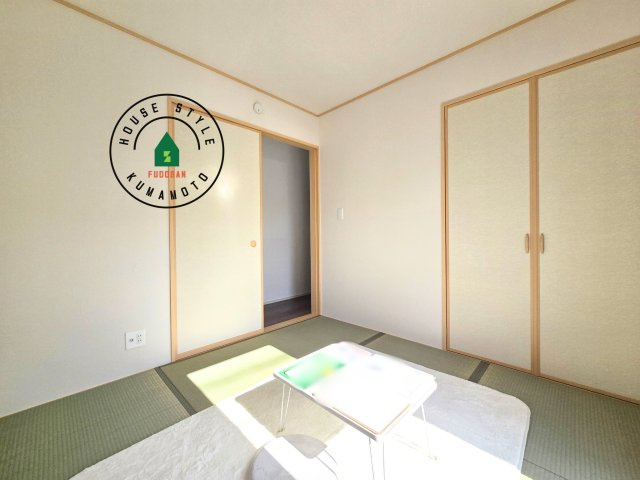 熊本市北区兎谷1丁目第1-1棟（1号棟）の和室|和室を上手に活用すると暮らし方の幅が広がります。例えば普段は開け放して、子供の小さいうちはお昼寝や遊びのスペースに。畳はソフトなので転んでもケガをしにくく安心です