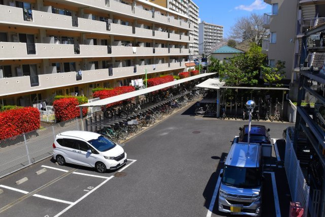 東村山市美住町１丁目の中古マンションの駐車場