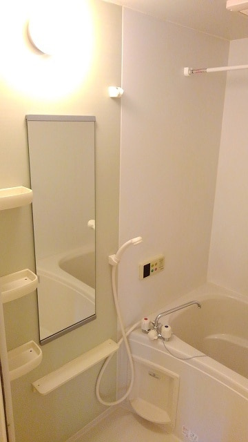 グランデカメリア山の手Ⅰの浴室