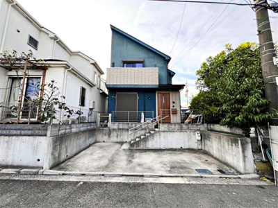 【駐車場】 | 横浜市南区大岡一丁目戸建② | 駐車場に車を止められます