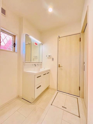 【独立洗面台】 | 相模原市南区下溝戸建⑤ | 独立洗面台、朝の身支度には欠かせません