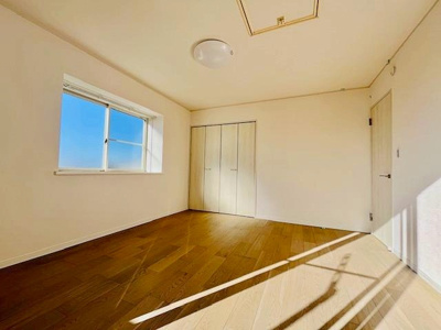 【洋室】 | 相模原市南区下溝戸建⑤ | 明るい洋室です