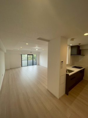 【居間・リビング】 | ワコーレロイヤルヒルズ横浜蒔田 | おしゃれな居間です