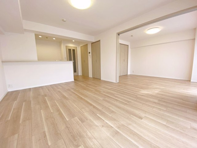 【居間・リビング】 | 相武台ニューハイツ | ゆったりとした居間です