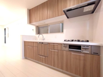 【キッチン】 | 茅ヶ崎市松林一丁目戸建 | コンパクトなキッチンで掃除もラクラク