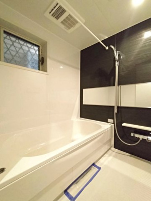 【浴室】 | 茅ヶ崎市松林一丁目戸建 | 落ち着いた空間のお風呂です