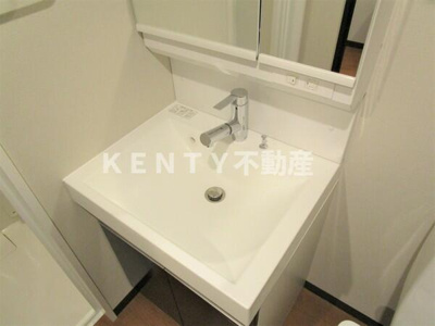 【洗面所】 | ＤｅＬＣＣＳ梅屋敷 | 明るい洗面所です