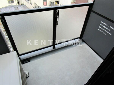 【バルコニー】 | ＤｅＬＣＣＳ梅屋敷 | 外からの目が気にならないバルコニーで洗濯物が干せます