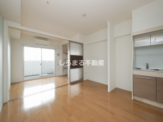 セレニテ北久宝寺の居間・リビング