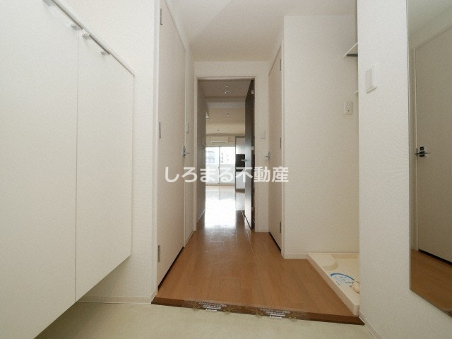 セレニテ北久宝寺の玄関