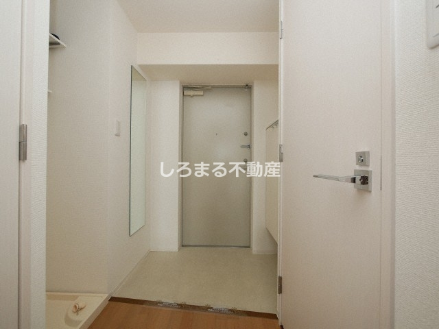 セレニテ北久宝寺の玄関