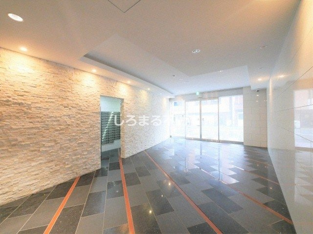 セレニテ北久宝寺のロビー