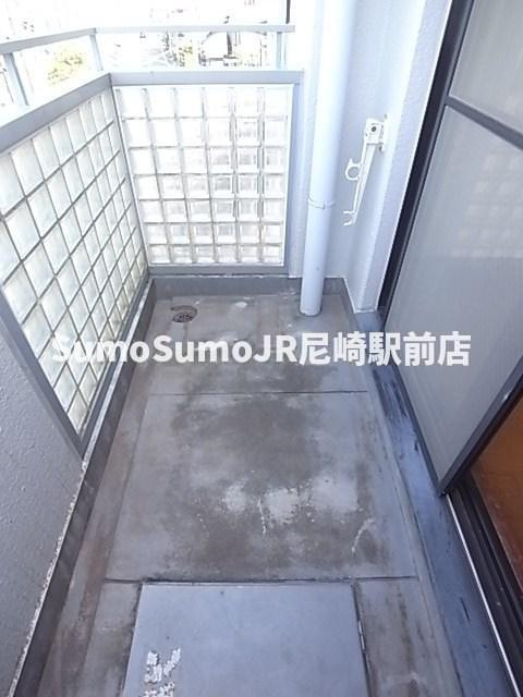 ラ・メゾンクレールのバルコニー|暖かな日差しのふりそそぐバルコニー