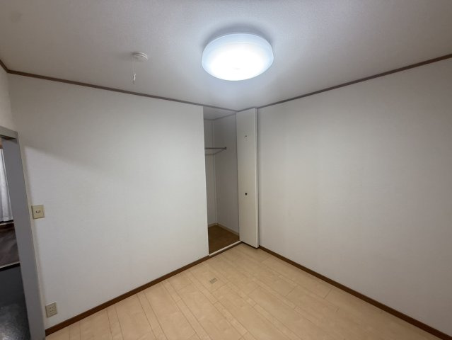 シャトーサイド白河Ⅱの居間・リビング