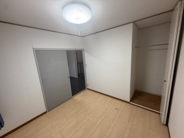 シャトーサイド白河Ⅱの居間・リビング