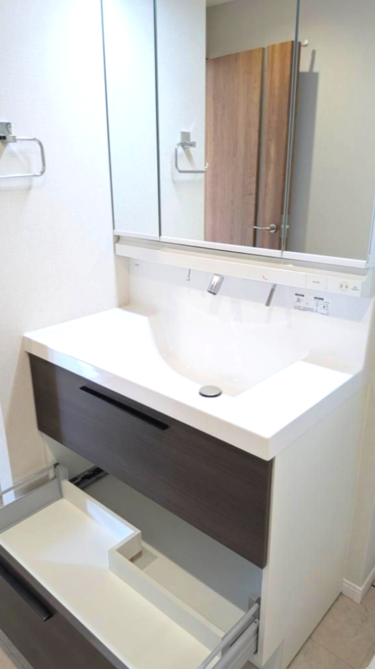 杉並区松庵1丁目　中古戸建の独立洗面台