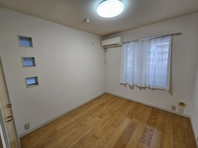 イエローフラット　北棟の洋室