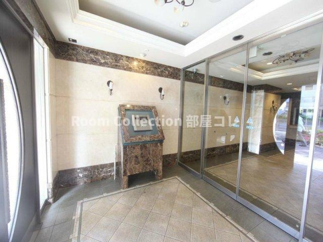 プレサンス名古屋駅前アクシスのエントランス|同シリーズイメージ写真
反転色違い
現況と異なる場合現況優先