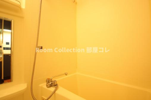 プレサンス名古屋駅前アクシスの浴室|同シリーズイメージ写真
反転色違い
現況と異なる場合現況優先