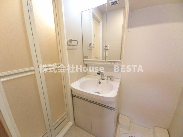 ファーストフィオーレ神戸駅前の独立洗面台