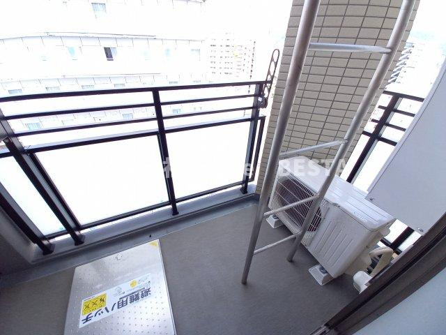 ファーストフィオーレ神戸駅前のバルコニー