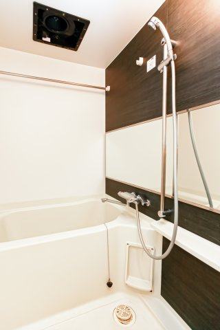 サヴォイザパームストリート　5階の浴室|別号室のものです。現状優先になります。