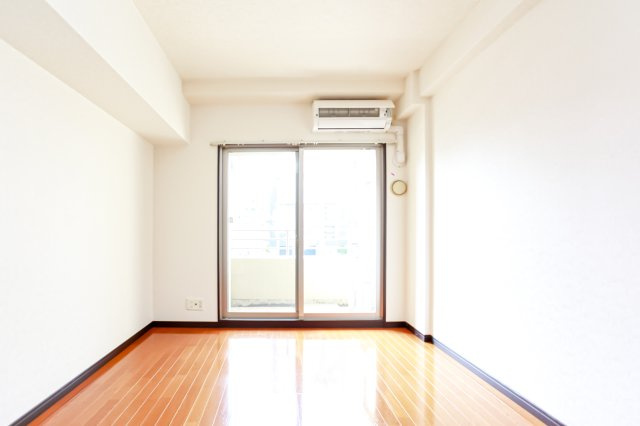 サヴォイザパームストリート　5階の居間・リビング|別号室のものです。現状優先になります。