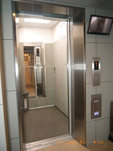 【居間・リビング】 | ＢＥＬＩＳＴＡ椎名町 | 光と風があふれる開放的なリビングダイニングには自然と家族みんなが集まってきます。