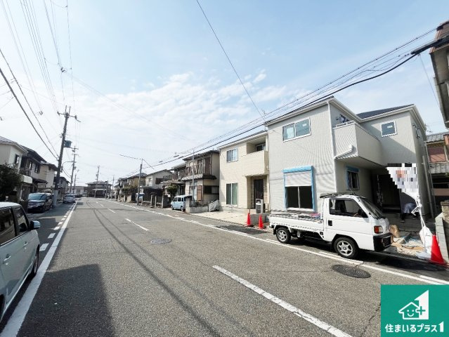 明石市藤が丘　第3期　新築一戸建ての前面道路含む現地写真|周辺は落ち着いた街並みの住宅地！子育てがしやすい住環境です！まだ未完成ですが、現地でしかわからない事もございます。是非一度ご覧ください。